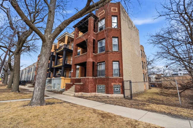 Building Photo - 6239 S Ellis Ave