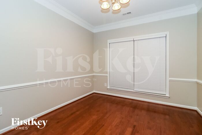 Building Photo - 8675 Brook Glen Ln