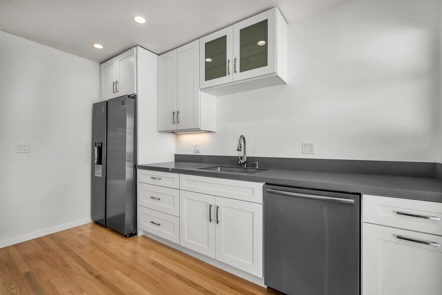 Building Photo - 8447 Kittyhawk Ave