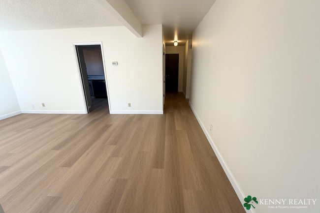 Building Photo - Updated 3 Bedroom, 2 Bathroom in Laurelwood Neighborhood San Mateo