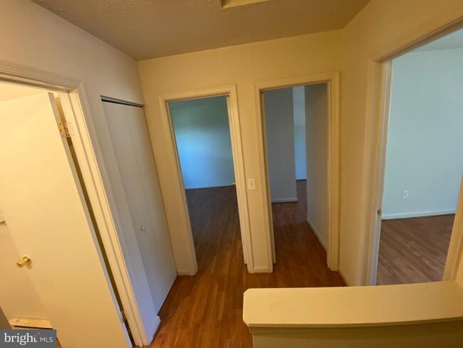 Building Photo - 624 Highview Ct