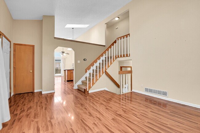 Building Photo - $2,900.00 4 bed, 3 bath, located in Aurora...