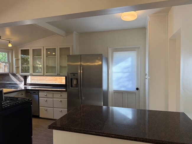 Building Photo - 108 Buena Vista Dr