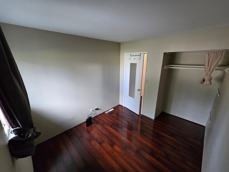 Building Photo - 2260 Meadowgate Way