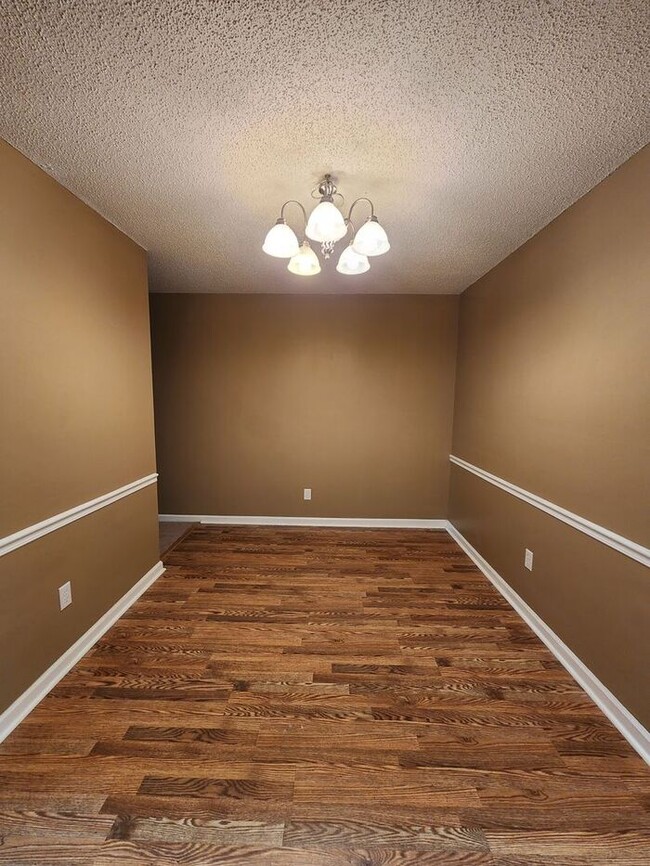Building Photo - Asheville Condo Rental -Cloister Condominium