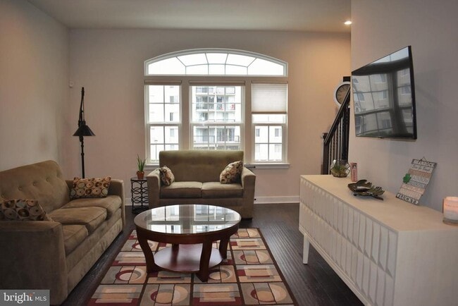 Building Photo - 4711 Crest View Dr