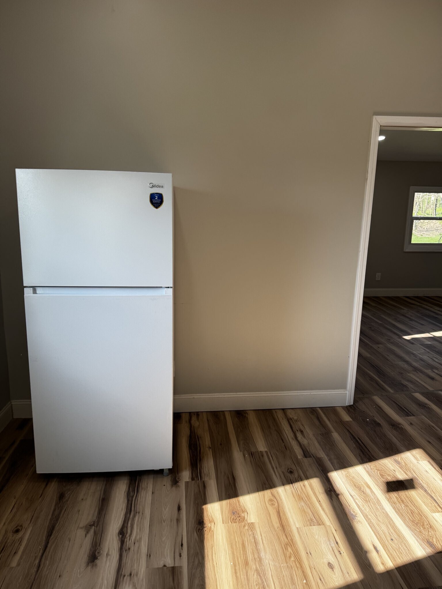 Building Photo - 118 Bank St