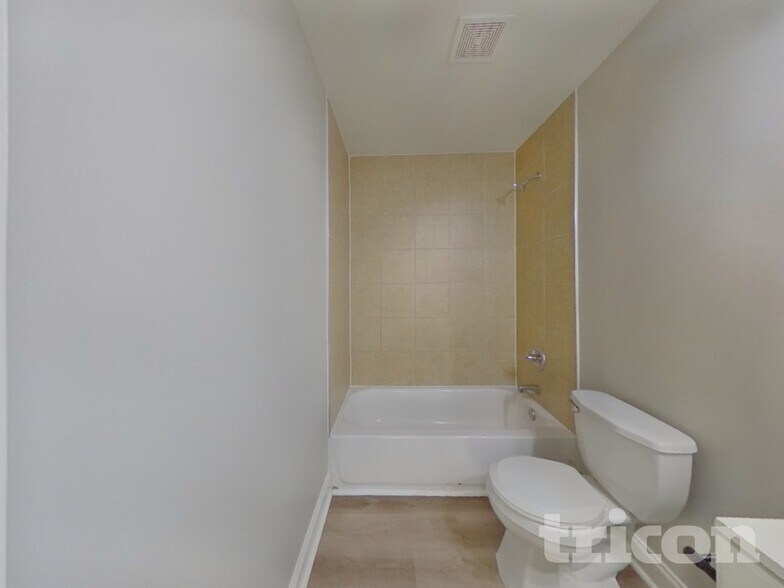 Building Photo - 717 West Blvd