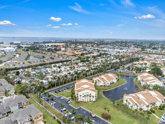 Building Photo - 1801 Island Club Dr