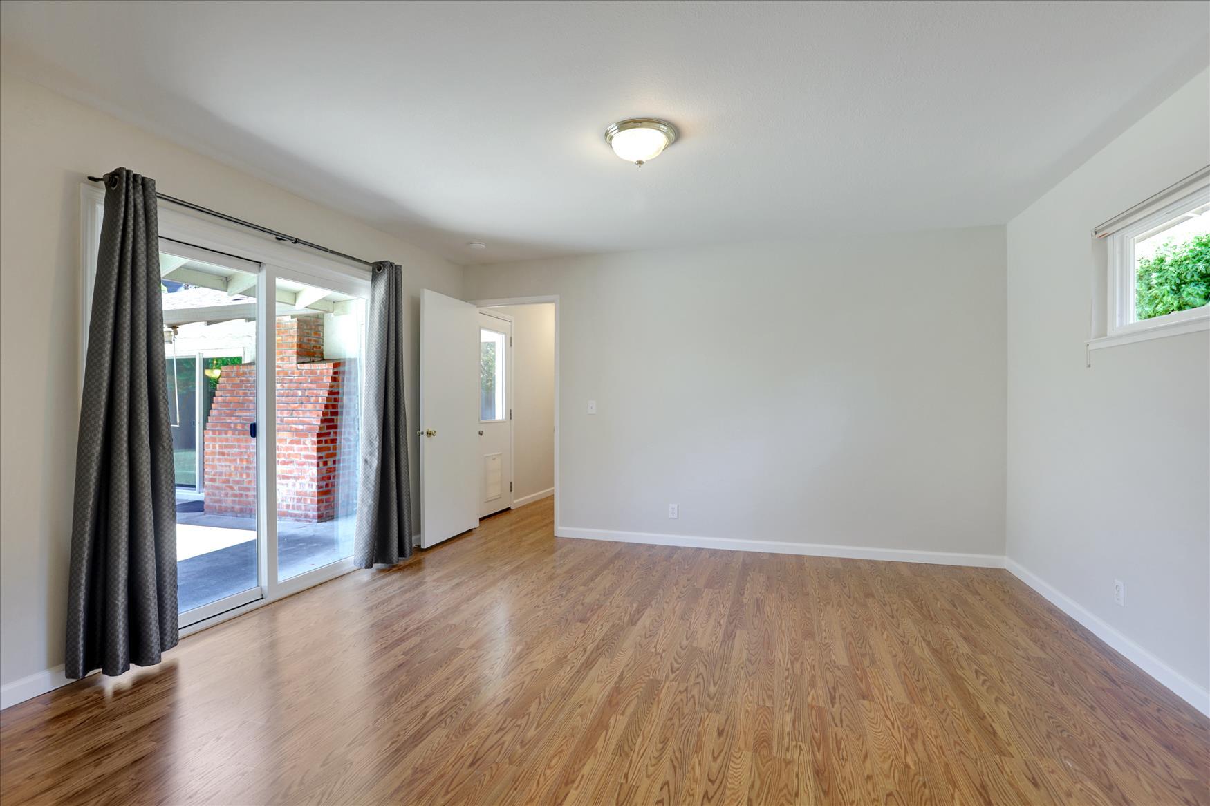 Building Photo - 2720 Diericx Dr