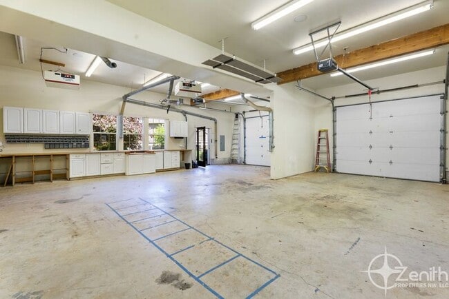 Building Photo - 4106 NE 242nd Ave