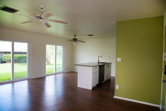 Building Photo - 10116 Fairtree Ln
