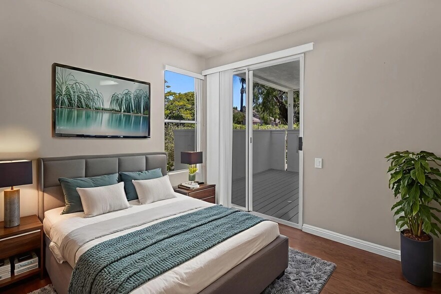virtually staged - 13378 Tiverton Rd