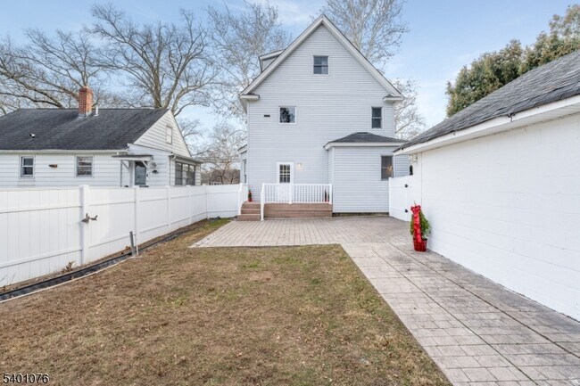 Building Photo - 71 Broad St