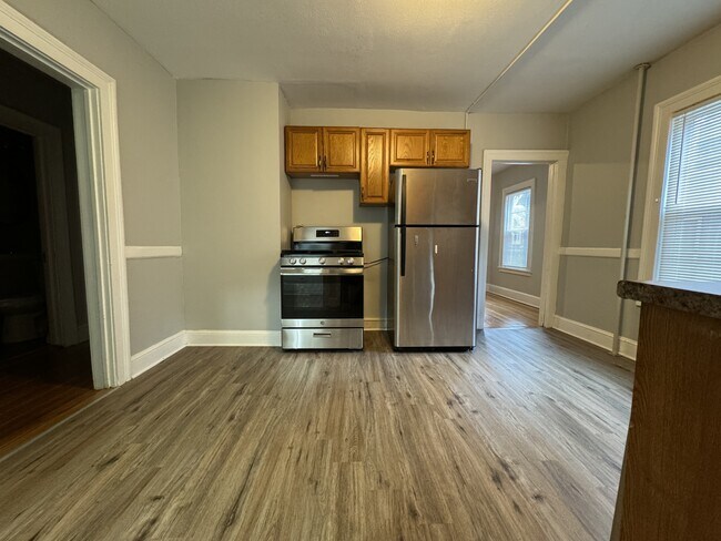 Building Photo - 18 Burgoyne St