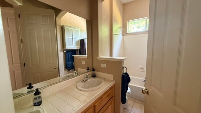 Building Photo - 5631 Birkdale Ct