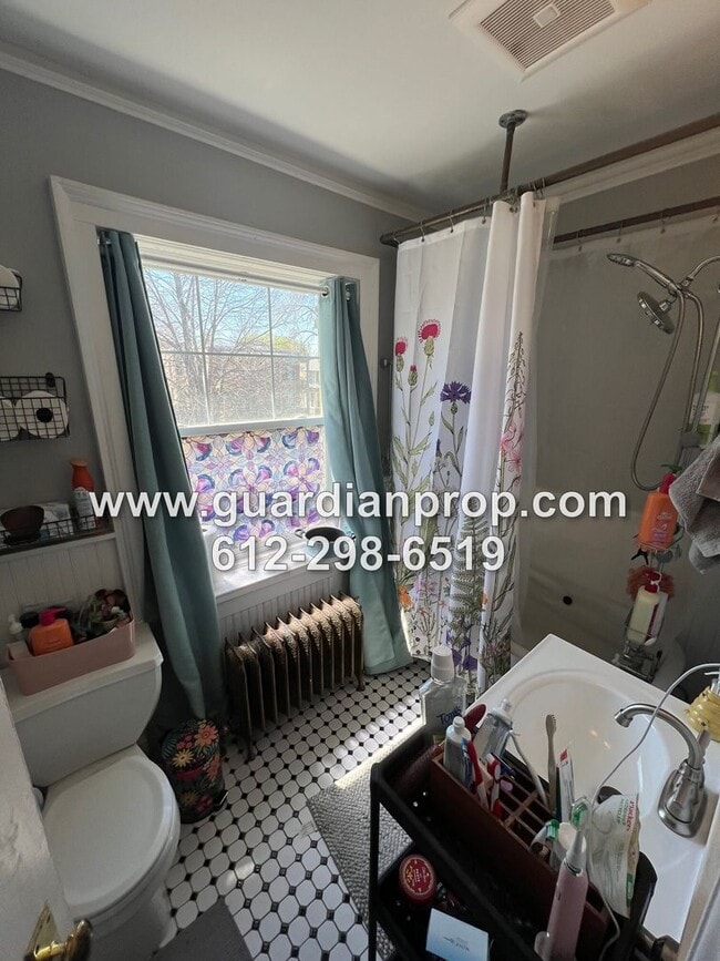 Building Photo - 625-627 Marshall Ave