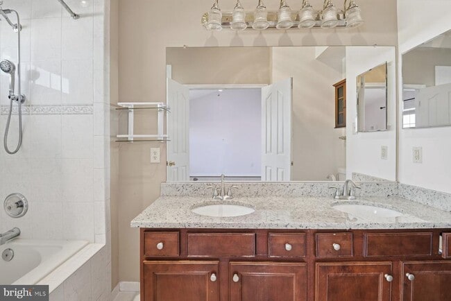 Building Photo - 1208 Corolla Ct