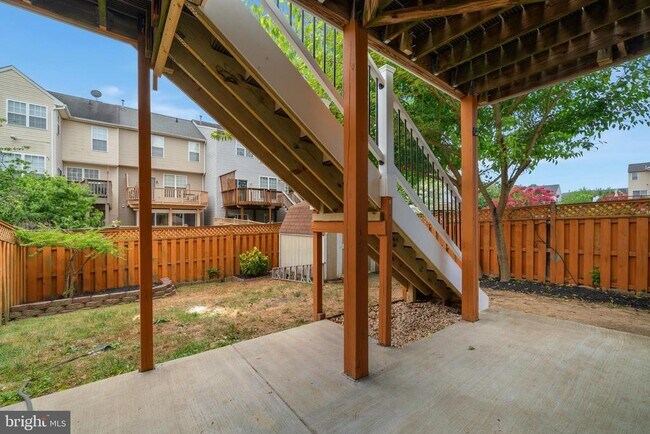 Building Photo - 154 Fieldstone Ct