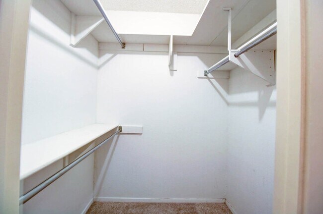 Building Photo - 758 Brighton Ln