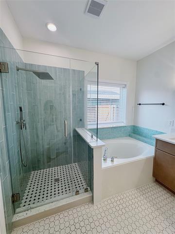 Building Photo - 8339 Davis Dr