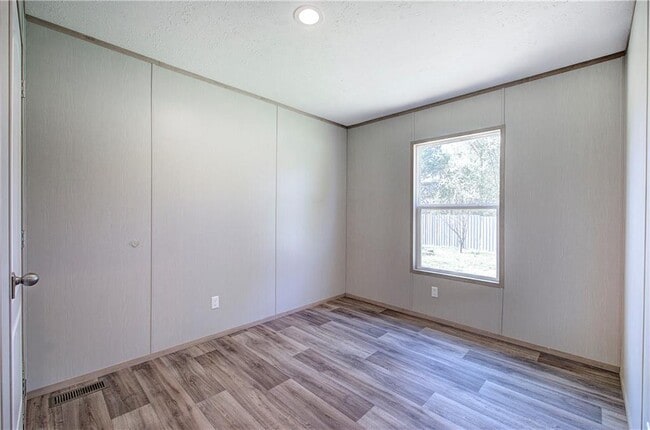 Building Photo - 81 Popham Rd