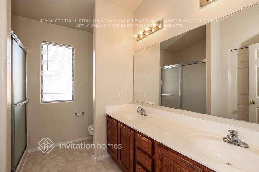 Building Photo - 14530 N 87th Ave