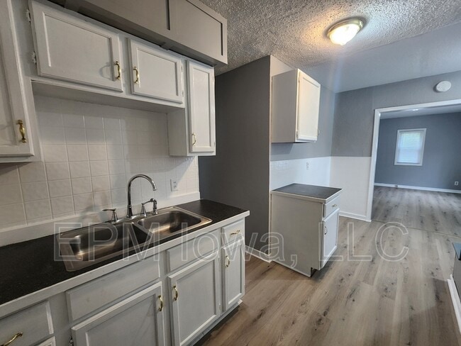 Building Photo - 151 French St