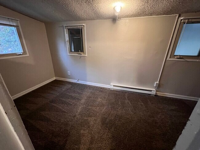 Building Photo - 1227 4th St