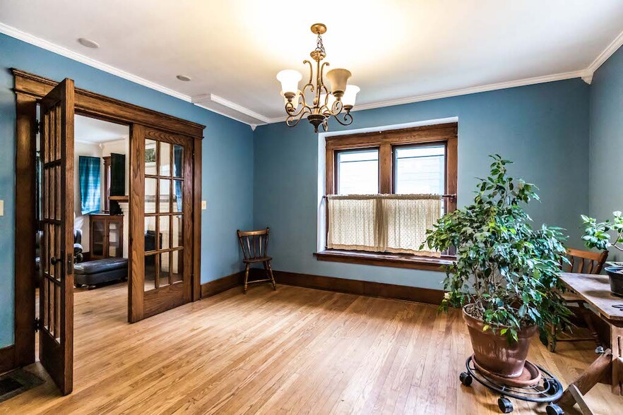 Dining room - 104 Buckingham Ave