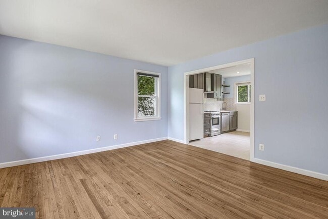 Building Photo - 1606 Crawford Dr
