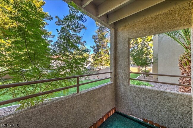 Building Photo - 3145 E Flamingo Rd
