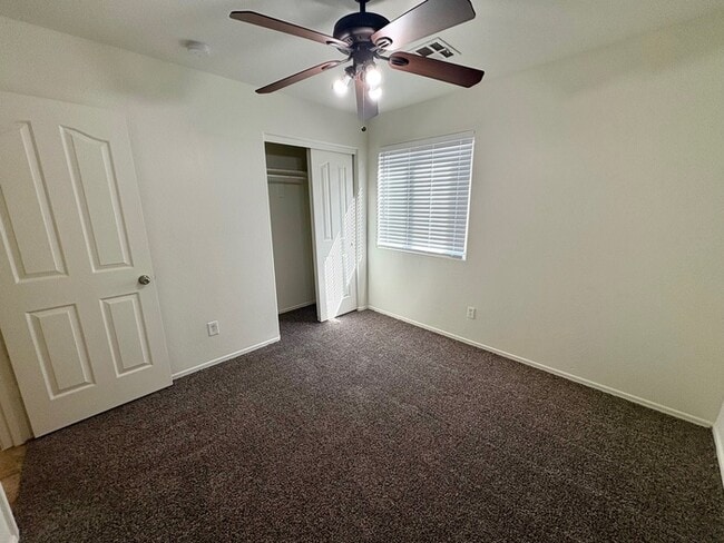 Building Photo - 7142 W Beverly Rd