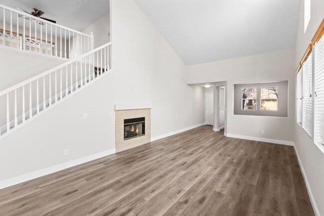 Building Photo - Gorgeous 3 Bedroom In Desired Natomas Park...