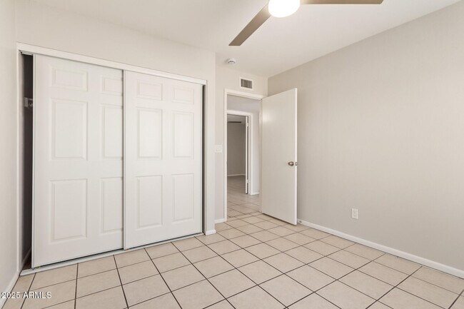 Building Photo - 1754 E Alta Vista Rd