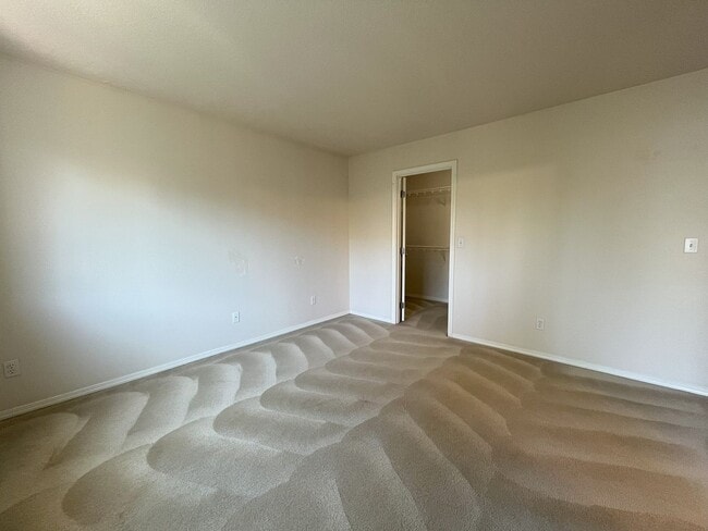 Building Photo - Welcome to this charming 3-bedroom, 3-bathroom home in Forest Grove!