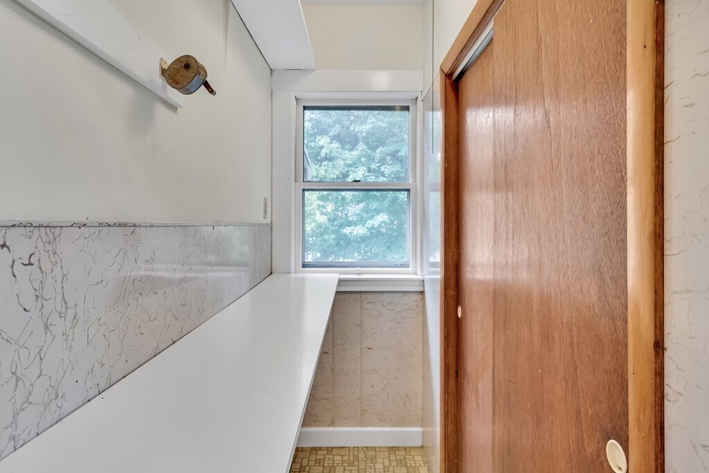 Building Photo - 9 Victoria St