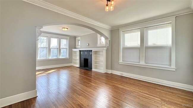 Building Photo - 4919 Murdoch Ave