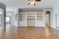 Building Photo - 1704 Dartmoor Ln