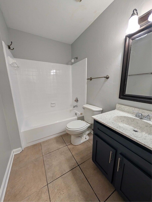 Building Photo - 2093 Continental Ave