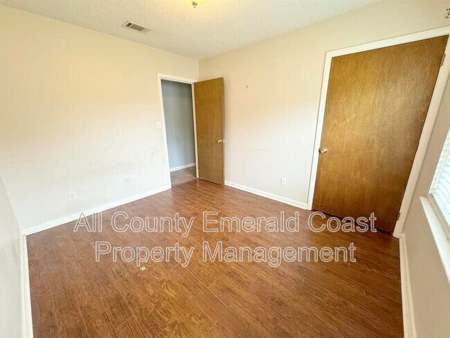 Building Photo - 506 Trenton St