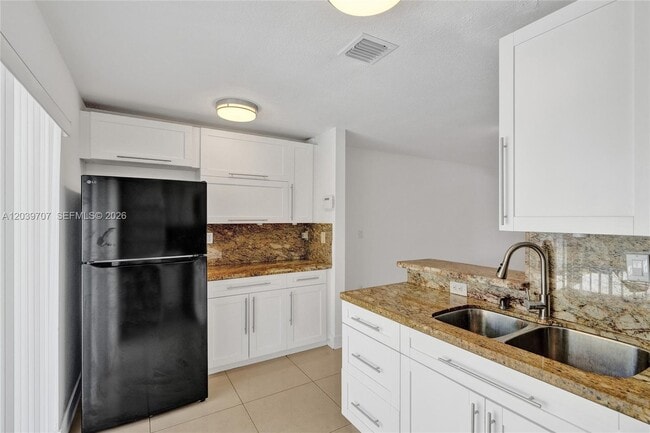 Building Photo - 990 NW 78th Ave
