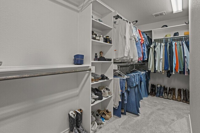 Building Photo - 5903 Sabine Dr