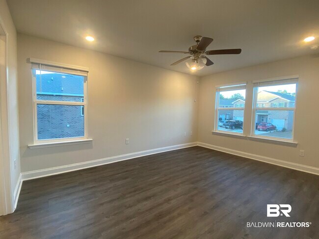 Building Photo - 6677 Spaniel Dr
