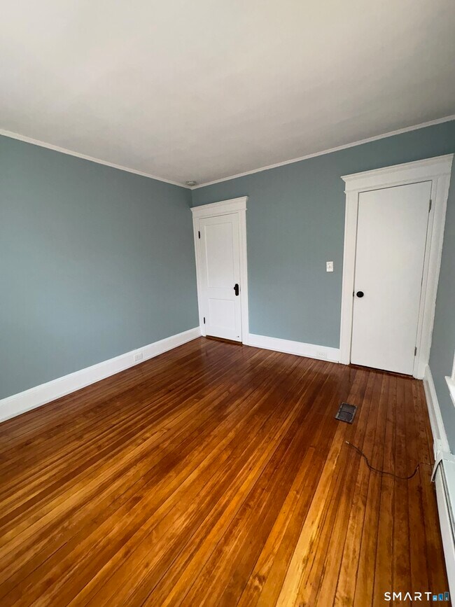 Building Photo - 1045 Cooke St