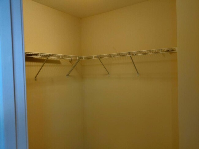 Building Photo - 128 Carolina Wren Ave