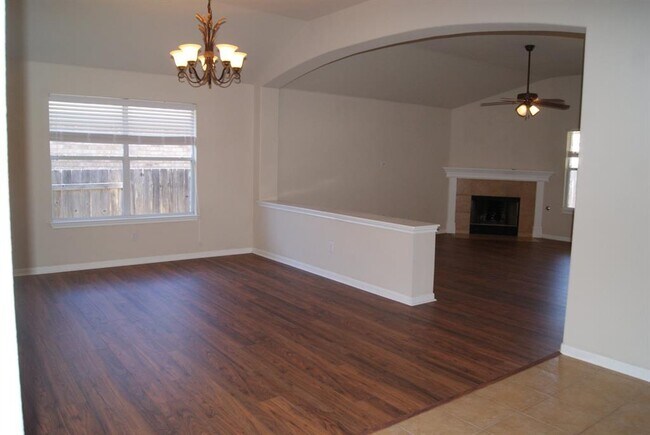 Building Photo - 4507 Western Lake Dr