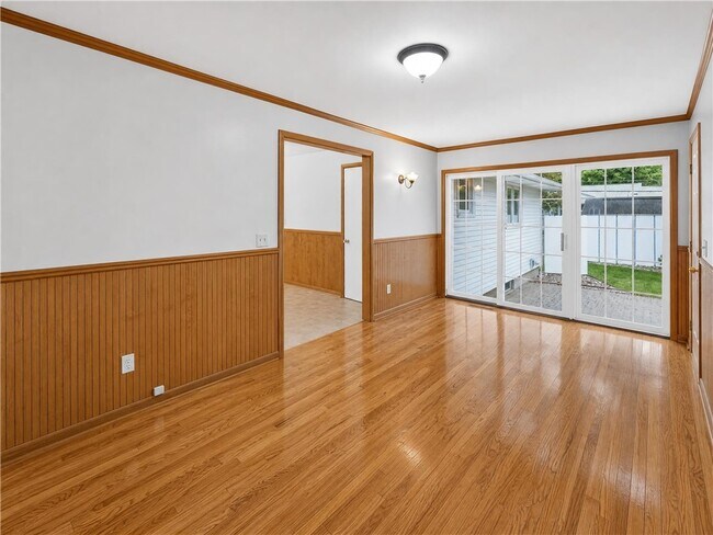 Building Photo - 69 Plaza Dr