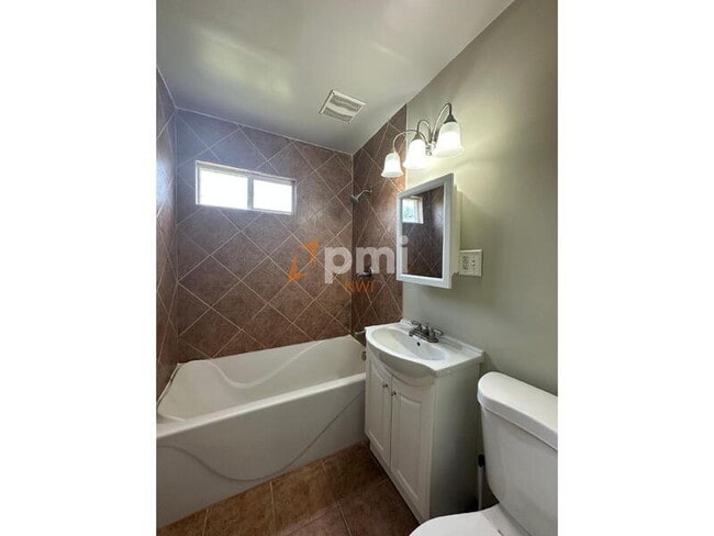 Building Photo - 7752 Beech Ave