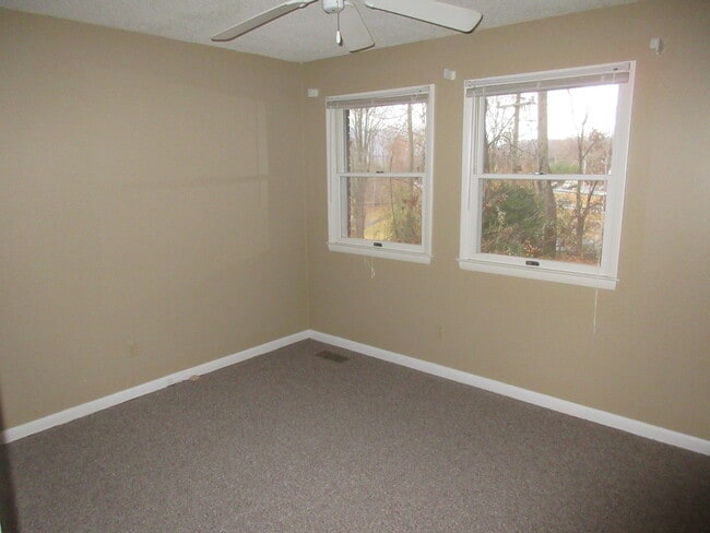 Building Photo - $1,780 - 3 Bedroom 1.5 Bathroom Unfurnishe...